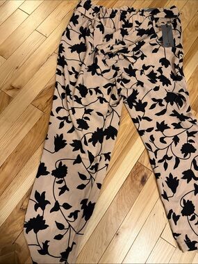 One- Jogger Capri Length pant -size medium